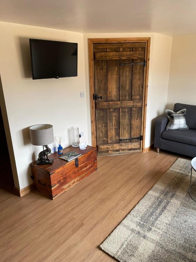 Buttercup Cottage At The Old Tractor Barn Brackley  Exterior foto